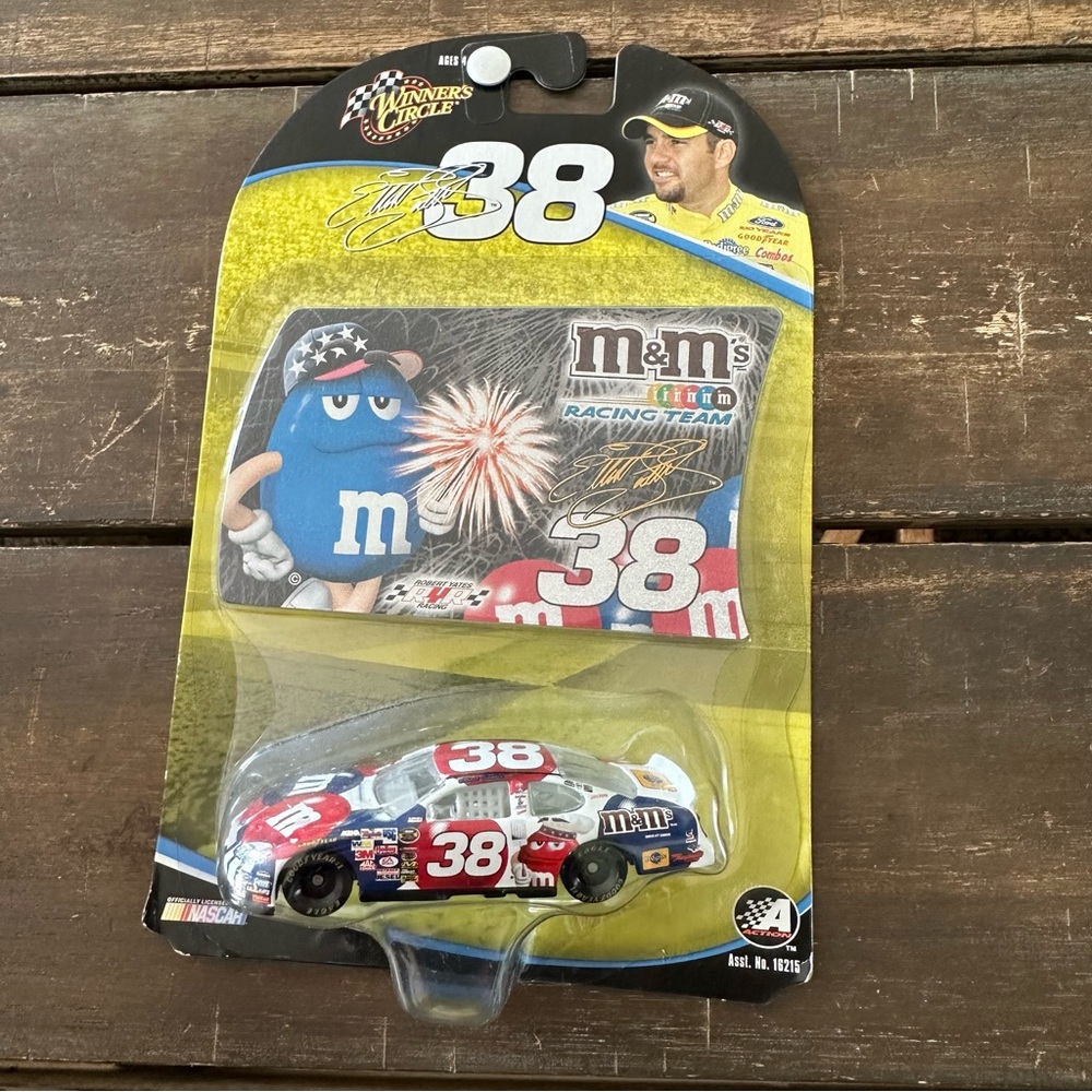 Elliott Sadler #38 M&M's 4th Of July Patriotic 2004 Ford Taurus 1:64 W.C. NASCAR